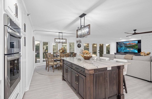 Hot Springs Village House | New LUX Lakefront: HotTub + Games + FirePit + Dock