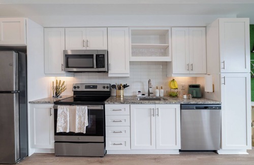 Rutledge Hill Condo | New luxurious - Upscale apt in downtown Nashville!