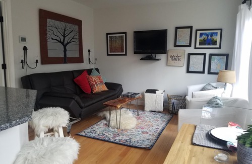 Manassas House | New luxury retreat is the perfect accommodations centrally located to NVA & DC