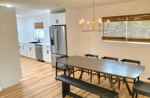 Bertram House | NEW Modern Hill Country Hideaway