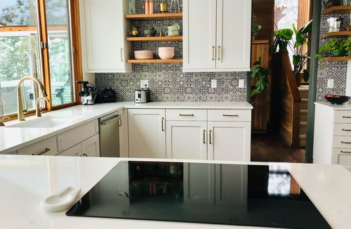 Boulder House | @NEW@ Mountain Getaway w/Chef's Kitchen, Yoga Studio, Sauna, Hot Tub & Trails