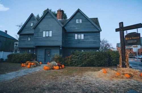 Salem Apartment | *New Omi's 1Br WitchHouse|Dwntown Salem|HocusPocus