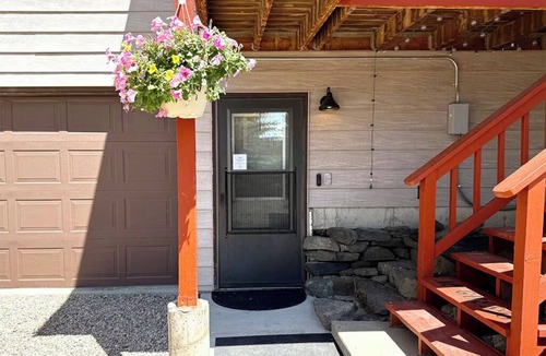 Grand Lake House | NEW Pickles Point - Western Mountain Getaway