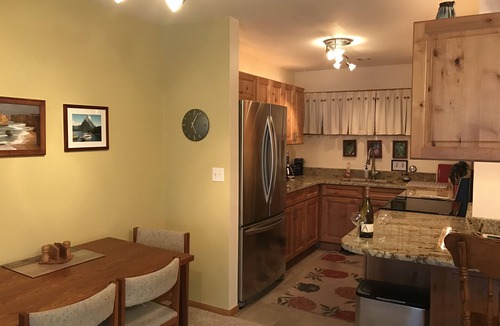 Vail Condo | NEW REMODEL - Romantic & Relaxing, cozy Vail get-a-way or Steadman retreat.