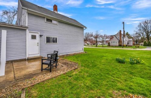 Berea House | New Renovated 1BR with King Modern Comfort