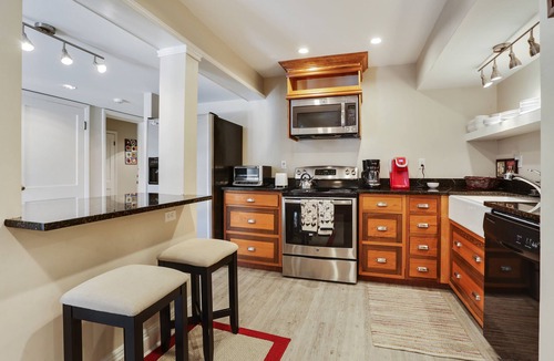 Touro Apartment | New Renovation Gated Uptown 3BR/4 Full Private Baths 1 block to Magazine St