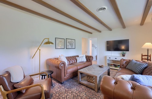 Ronks House | New! Sleeps 16! Across from Sight&Sound! Location!