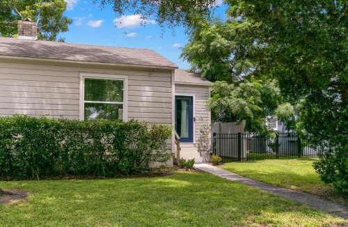 Courier City - Oscawana House | NEW SoHo Home - Perfect Space for Families