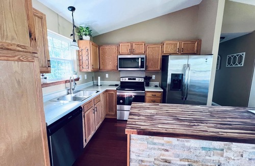 Brewerton House | NEW Spacious Home Minutes From Oneida Lake & Fall Festivities!