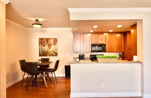Reno/Tahoe Airport Apartment | New Stylish 1BR Apt With Heated Pool Gym Yoga Studio