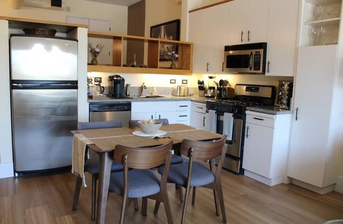The Villas Condo | NEW! Stylish Condo on Santana Row
