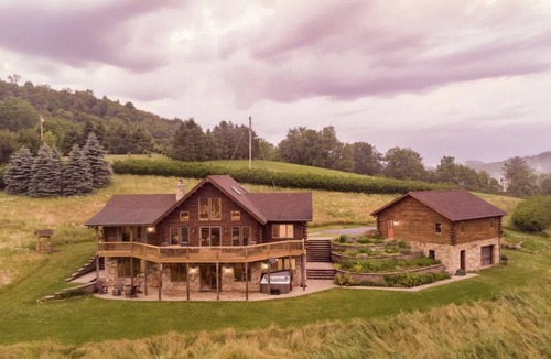 Julian Cabin | NEW! Views, Near PSU, Hot Tub, Private, Sleeps 16