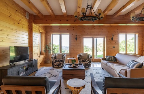 Julian Cabin | NEW! Views, Near PSU, Hot Tub, Private, Sleeps 16