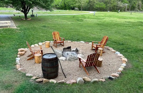 Del Rio Cabin | New! Whispering Waters Cabin on the French Broad River