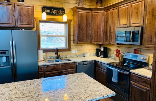 Chalet Village North Cabin | Newer Built Cabin! View of Mount LeConte! Hot tub! Game Room!