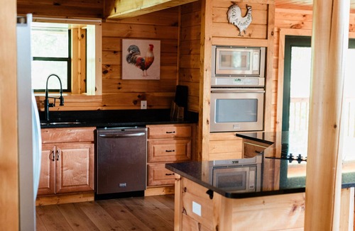 Wears Valley Cabin | NEWLY RENOVATED 4 br, Beautiful Views, Game Room, Theater Room, Sleeps 12