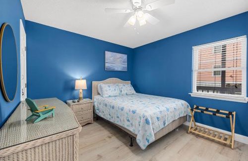 Surfside Beach Apartment | Newly Renovated Condo with Beach access steps away