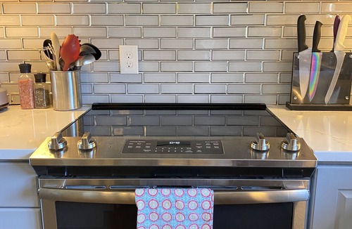 Eastward Look House | Newly Renovated, Large Beach House, New Central AC Walk To Scarborough Beach