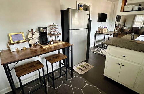 Clemson House | Newly Updated, Fully Furnished 3 BR 2 BA Home… <2 miles to Clemson University!