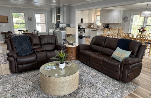 Eatonton House | Newly Updated Spacious Home on Quiet Deep Water Cove with Amazing Views!