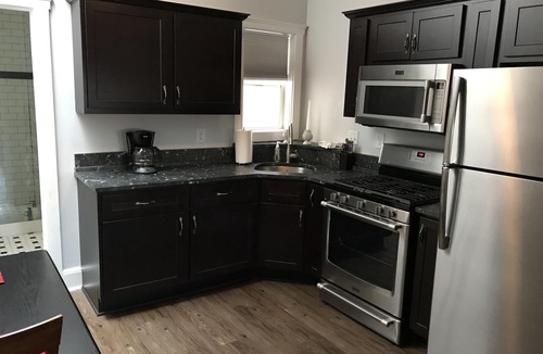 Newport Apartment | NEWPORT INN #2 - NO CLEANING FEES! FREE PARKING! WALK TO GAMES AND CONCERTS!