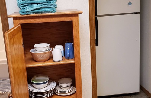 Fairbanks Apartment | Next to Pioneer Park, Chena River, Carlson Center, and bus lines.