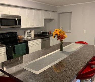 Niagara Falls House | Niagara Falls (USA) Minutes to EVERYTHING