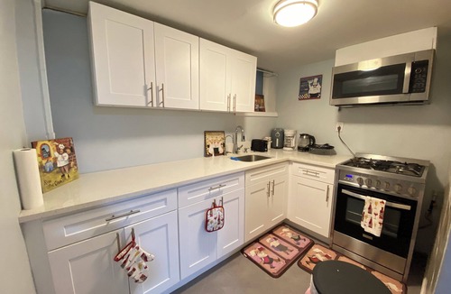 North Bergen Apartment | Nice two Bedroom apt at 25 Minutes to New York Excellent bus Transportation