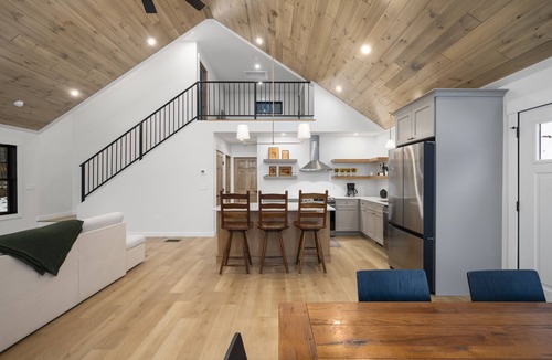 Turin House | nLuxurious Tug Hill Lodge-Direct Snowmobile Access