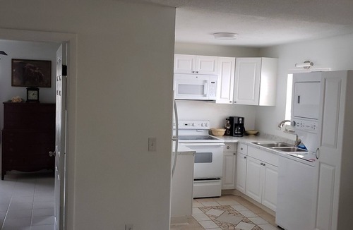 Ocala Apartment | No additional fees expect a small one for pets. Minutes from downtown Ocala.
