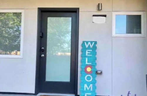 Barths Condo | ★Nook on W 41st | Guest Suite. Private Entry with W/D.