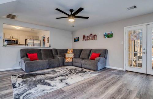 McNeil House | North ATX Paradise Oasis pool w Hot Tub 4BR 2 half BA