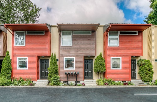 North Bend House | North Bend Escapes Moon River 4,5 - 2 Modern Townhomes on river, up to 12 guests