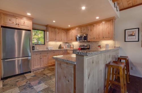 Lake Forest House | North Shore #8 By Tahoe Getaways with Private Beach, Pool and Pickleball!