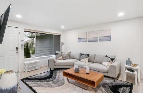 Juanita House | not use Comfortable Home for Family with Remote Workplace