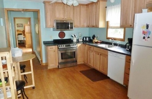Bonnet Shores House | NOW BOOKING 2024 ~ Beautiful, Oversized Cape in Scenic Bonnet Shores!