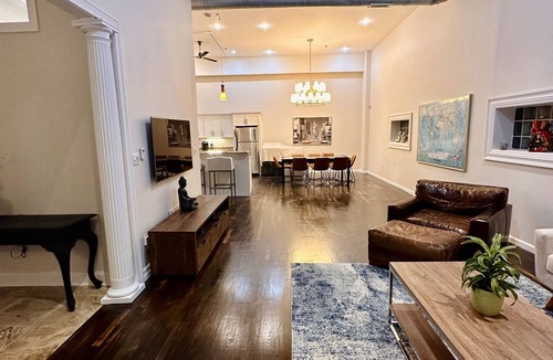 North Bergen Apartment | NYC style loft apartment 10 min to Times Sq. 2 Parking space avail!