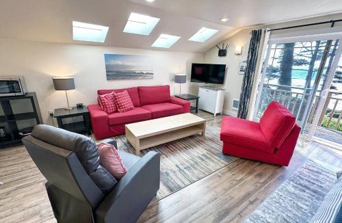 Yachats Apartment | Ocean Front, Agate at Oregon House, Stairs to the Beach!