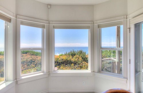 Seal Rock House | Ocean Front Home With Spectacular Views! Dog Friendly!