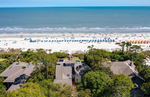 Oceanside House | Oceanfront 7 BR 7 BA Wonderful Pool Deck Beach gear and bike rentals included