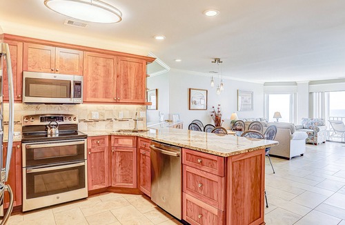 Folly Field Condo | Oceanfront condo w/free WiFi, balcony, shared pool & tennis court, & private W/D