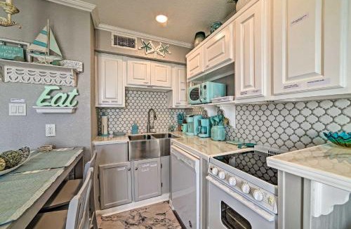 North Beach Apartment | Oceanfront Corpus Christi Condo Resort Perks!