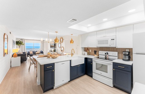 Cocoa Beach Condo | Oceanfront Oasis w/2 Balconies & Steps to Downtown!