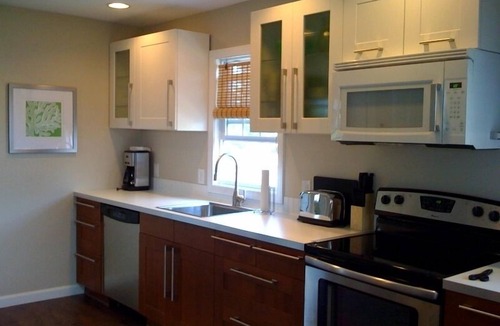 Matunuck Cottage | OCEANFRONT! Priv beach w/amazing views, A/C, Skydeck, Stream TV, Great Memories!