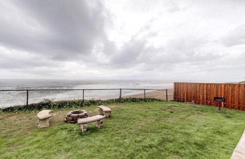 Gleneden Beach House | Oceanfront Solitude