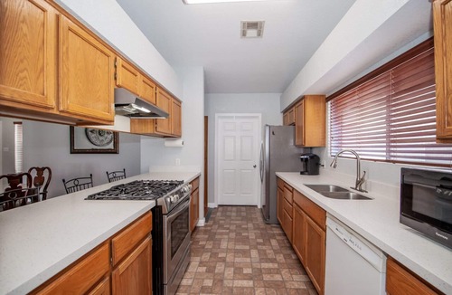 Yuma House | OCO-Heated pool for additional fee and spacious 4br home for your comfort.