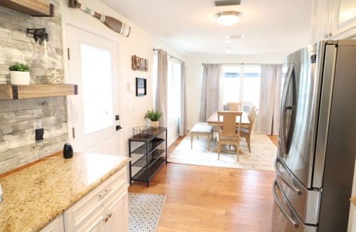 Fort McCoy House | Off the Grid & on the Lake at Salt Springs 3BD/3BA