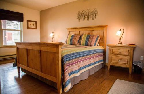 Estes Park House | Old Man Mountain, Spacious lodge with loft Great for families, Dogs allowed