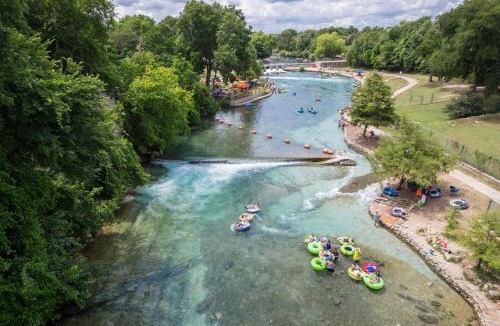 Gruene Apartment | Old Mills Resort OM A13