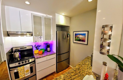 Truman Annex Condo | Old Town 2 Bicycles, Grill, WiFi, 1st Floor, Pool! Rent 30 days get 20% discount
